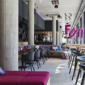 moxy-vienna-airport.vienna-besthotels.com/